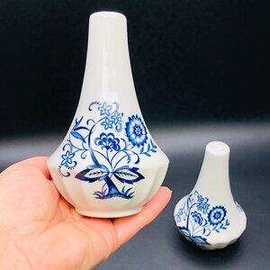 Vintage 60s Classic JG Meakin England BLUE NORDIC Salt Pepper Shaker Set